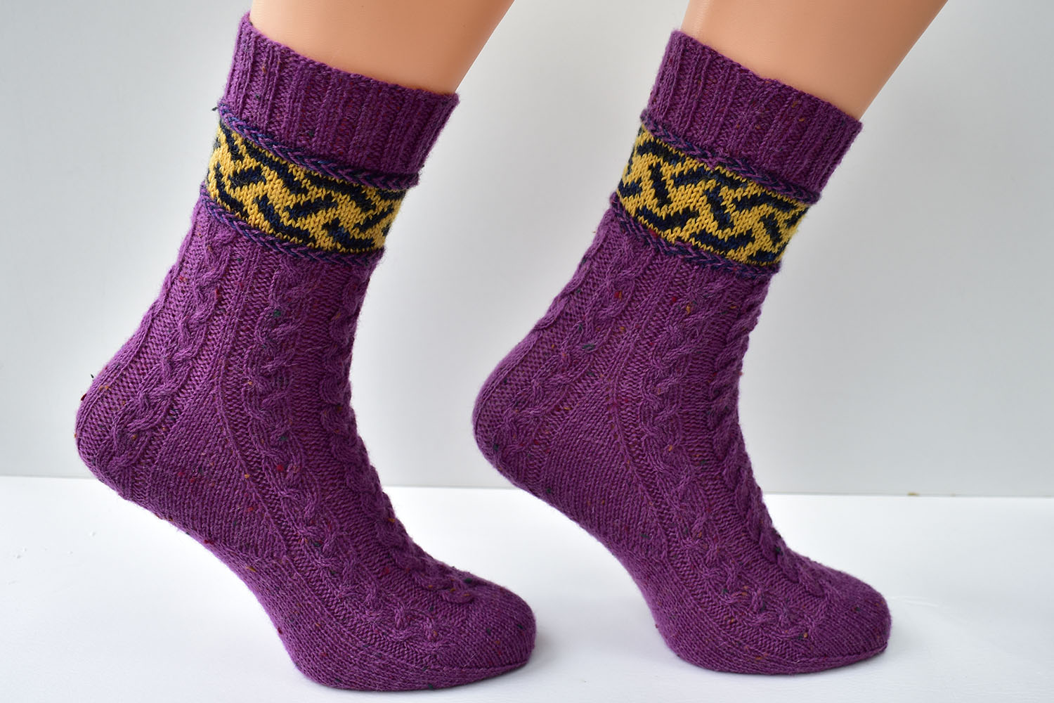 Braidalot sock pattern by Dots Dabbles