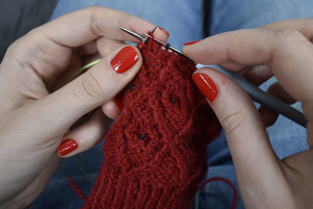 How to add beads to your knitting with a crochet hook - Dots Dabbles Designs