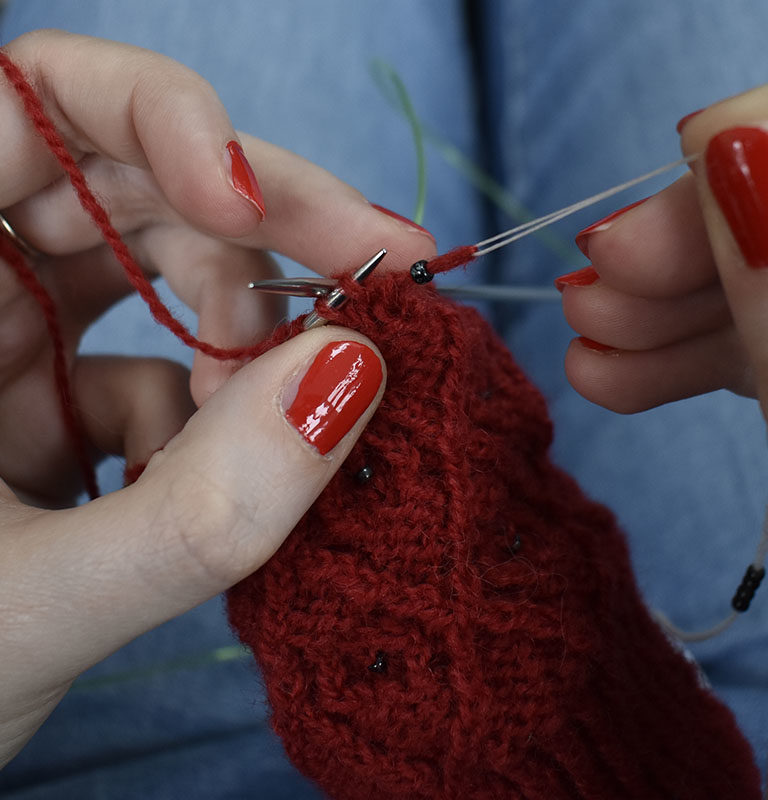 How to add beads to your knitting using Superfloss