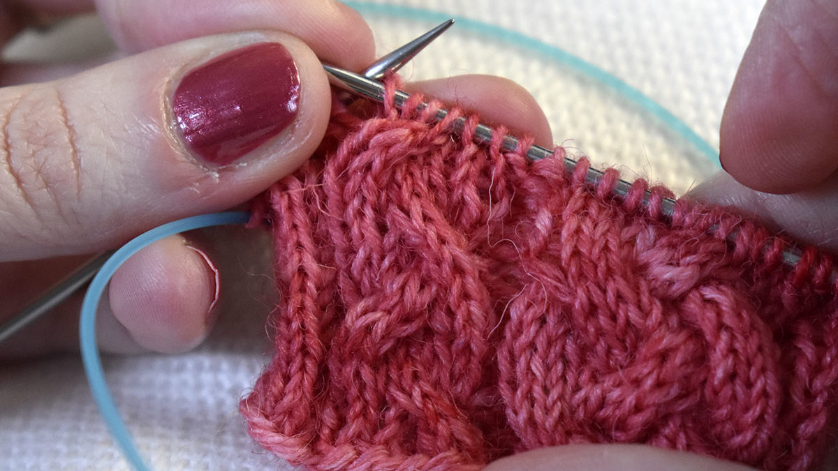 How to knit right leaning cables without a cable needle