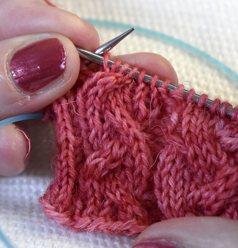 How to knit right leaning cables without a cable needle