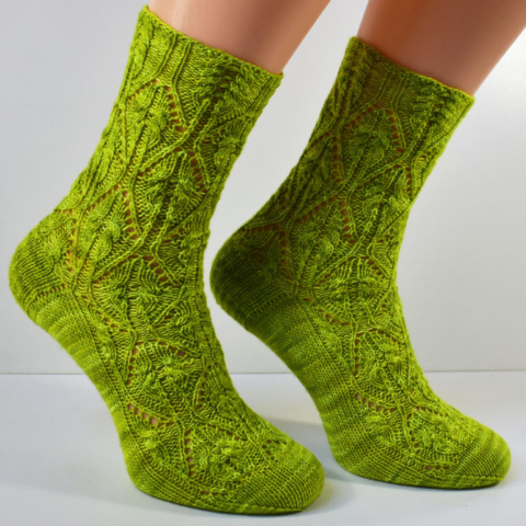 Ferngully sock pattern by Dots Dabbles